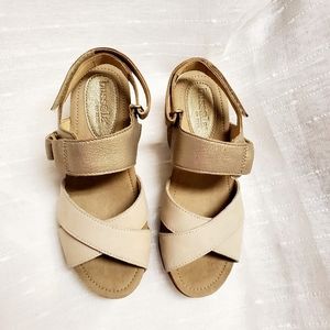 Bussola open toes wedges
